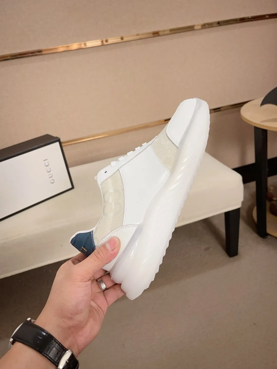 Men's men's shoes💰 462💰🇮🇹🇮🇹GUCCI🔍🔍new models are on sale at the same time at the counter. The uppers🇮🇹 are made of top-grain cowhide imported from Italy. Fully imported genuine leather lining 💪💪, completely 1⃣️ to 1⃣️ replica 🇮🇹💪💪, ⚠ sole: original sole provided by the original factory, exclusive movable molded sole super comfortable, ⚠ original factory follow-up, 🔍🔍 high quality, you can go in and out of the counter at will, welcome to compare⚠. Code number:38-44
